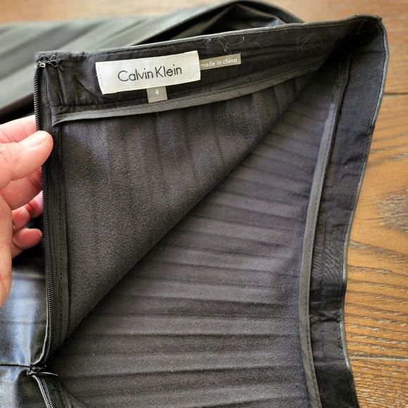 Calvin Klein Faux Leather Pleated Skirt size 4 - Picture 9 of 11